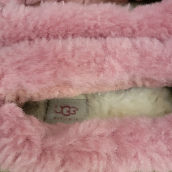 UGG Rylan Slippers Limited Edition Fuschia Inside/Outdoor Size 7 - Picture 6 of 8